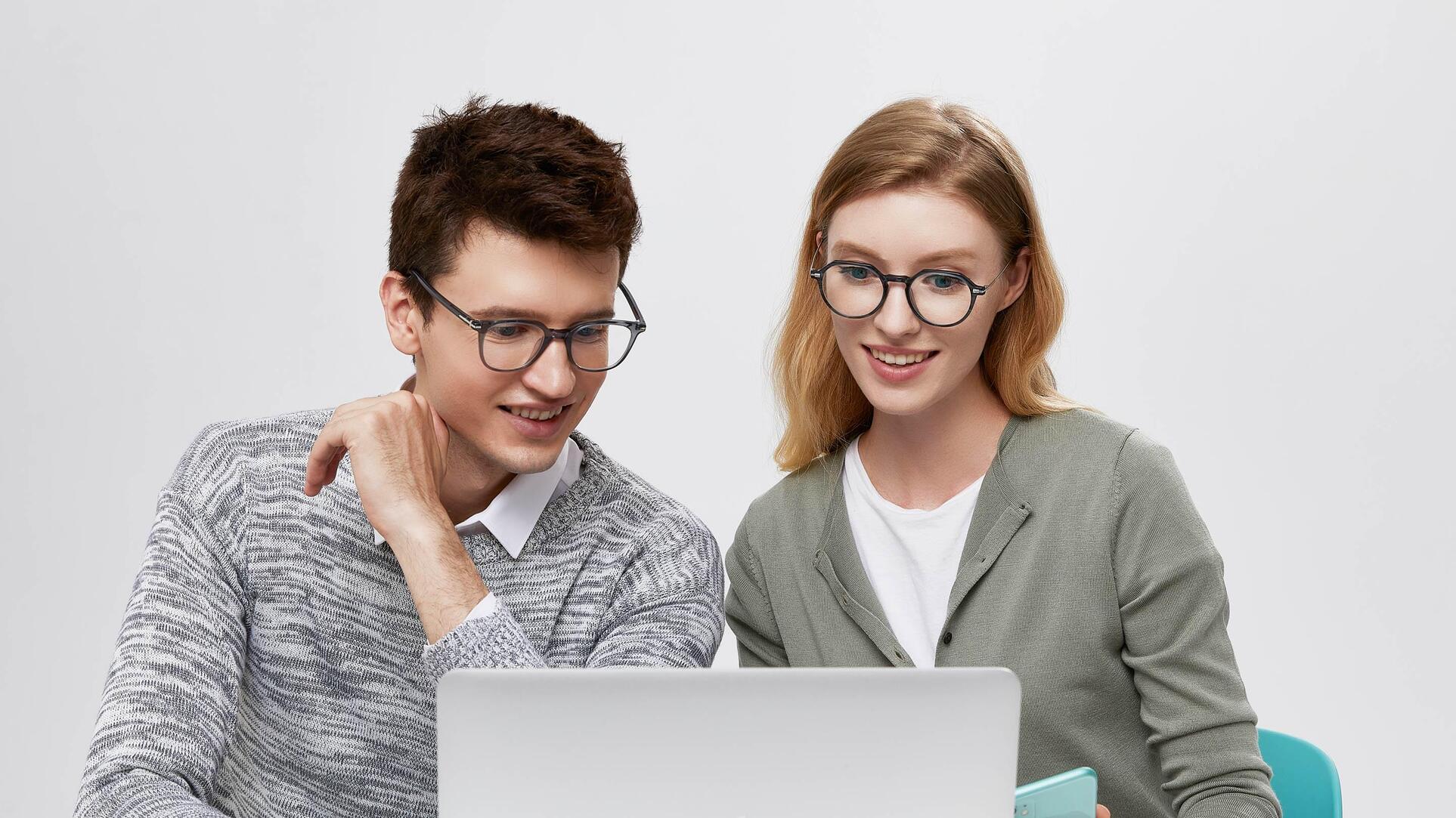 Learn about blue light blocking glasses by Yesglasses