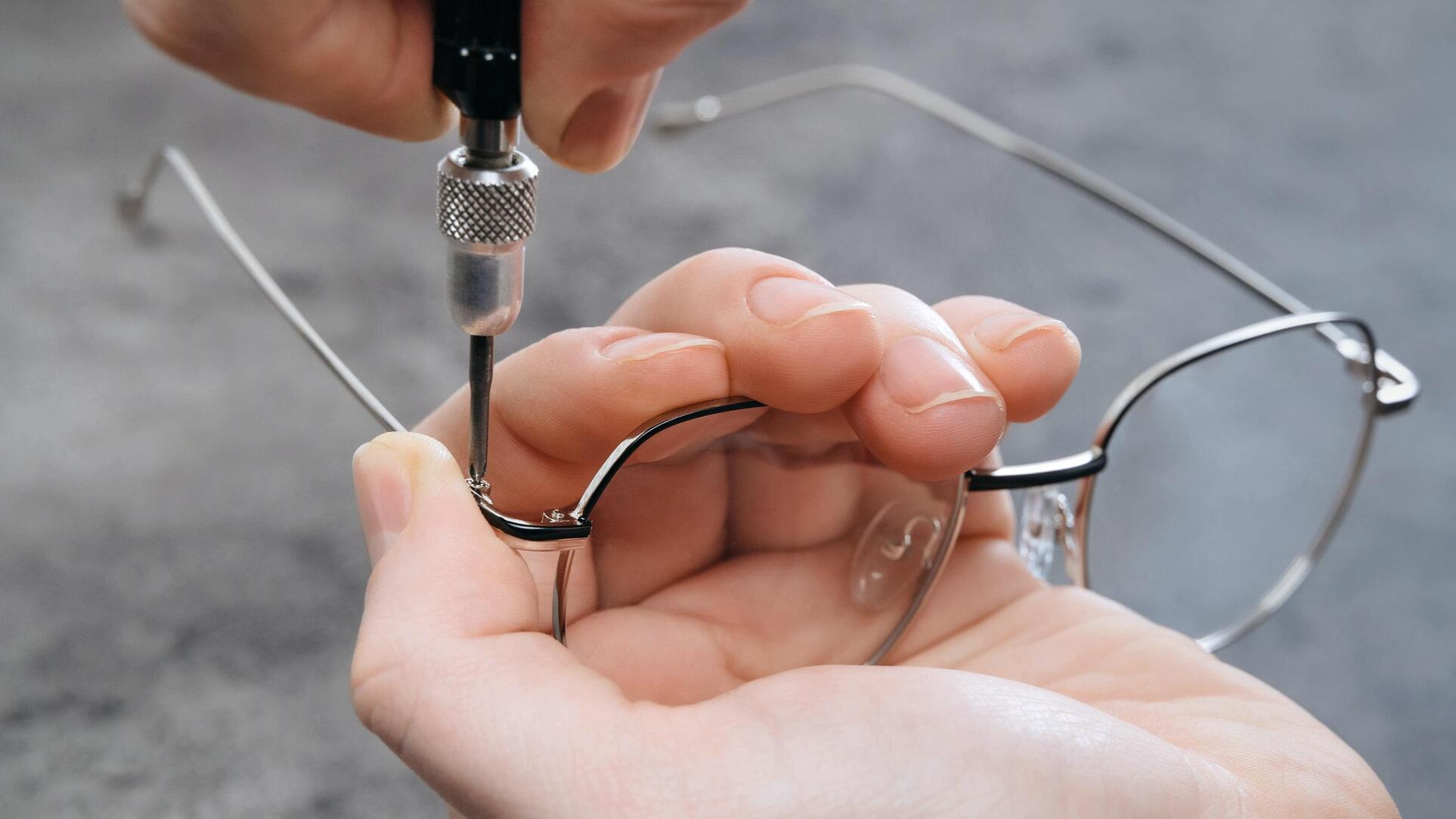 Eyeglasses that you store can adjust