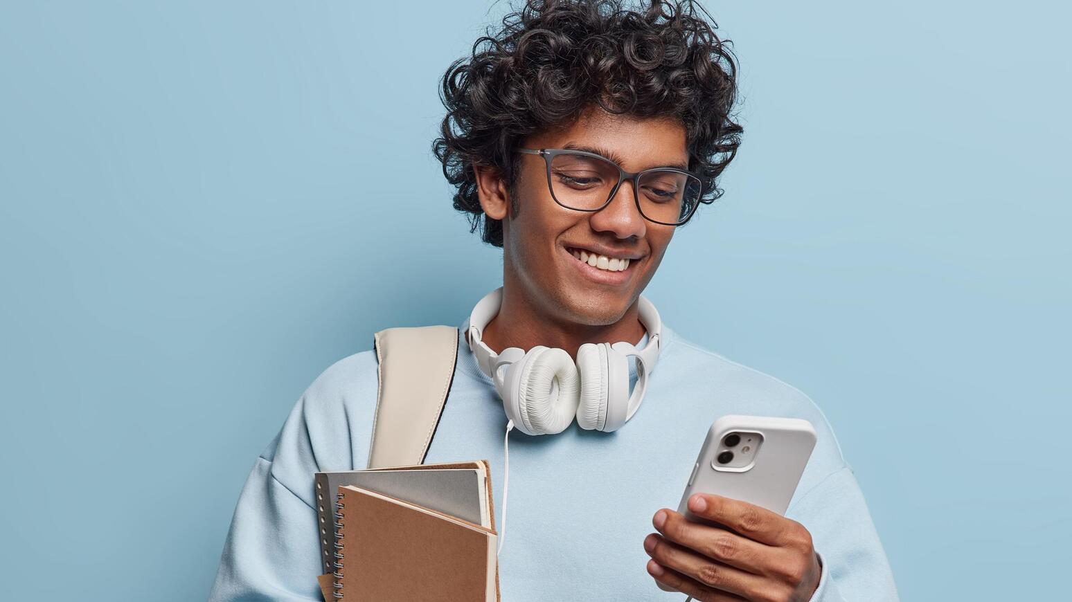 What Are The Best Glasses For Big Noses? Yesglasses