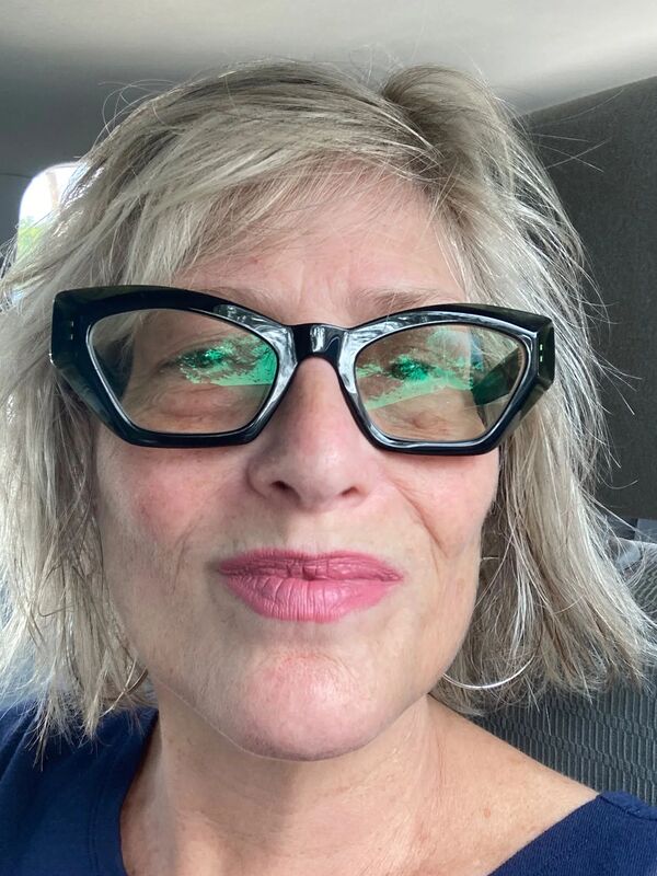 Customer review of 1549 by Debra H. D.