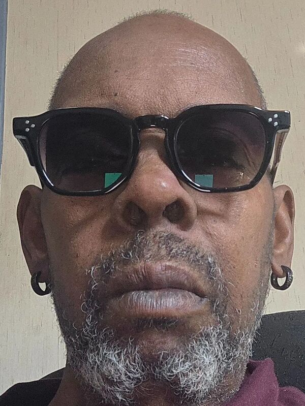 Customer review of Fingar by Charles B.