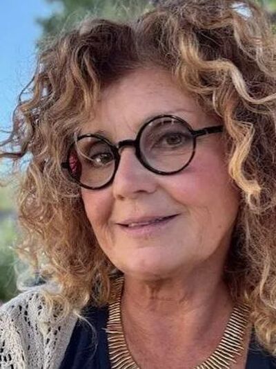 Customer review of Juno by Laura K.