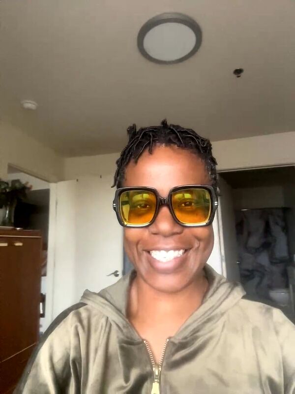 Customer review of 1528 by April C.