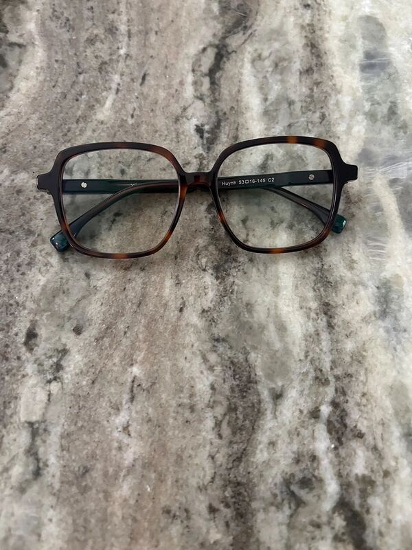 Customer review of Huynh by Susan R.