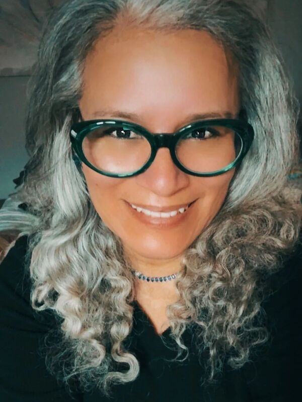 Customer review of Keaton by Aura V. O.