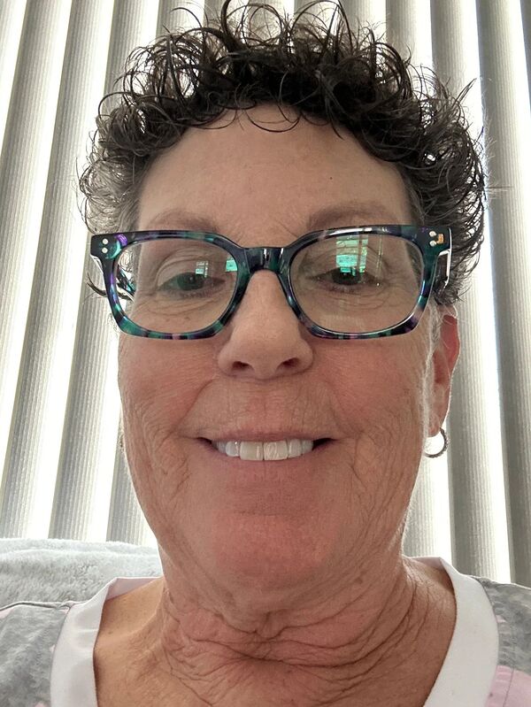 Customer review of Medhi by Eva N.