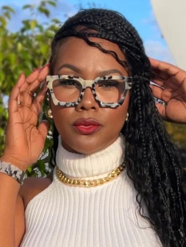 Customer review of Powers by Shakela W.