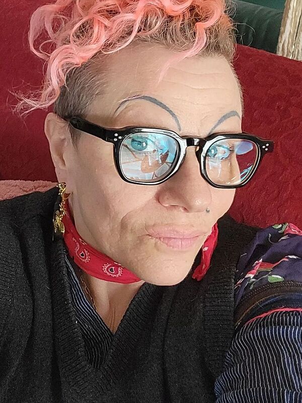 Customer review of Fingar by Leddy L.