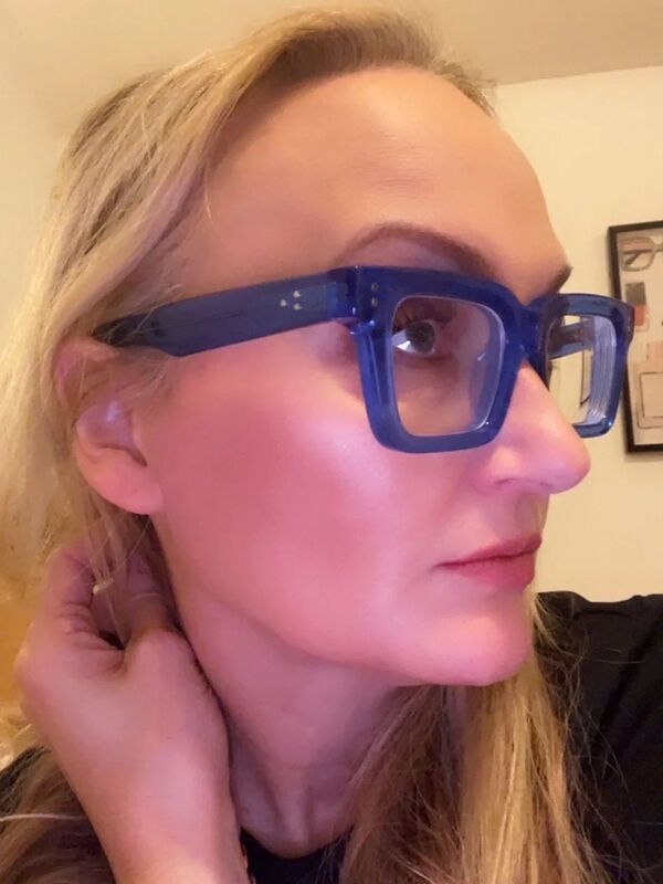 Customer review of Izael by Suzanne X.