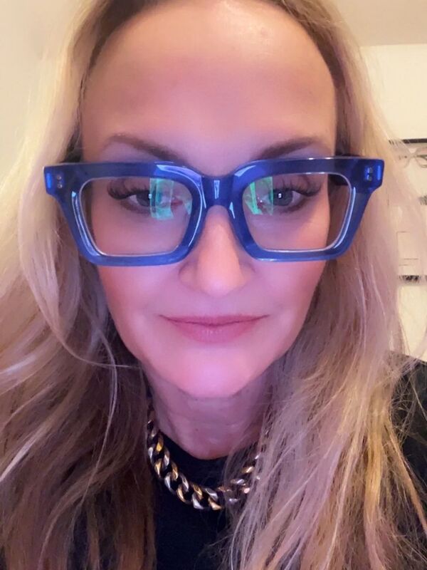 Customer review of Izael by Suzanne X.