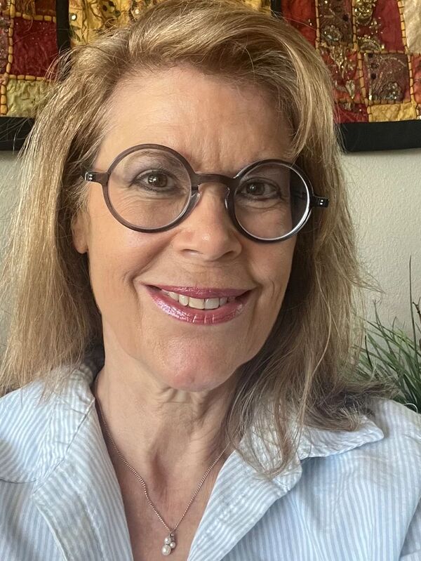 Customer review of Juno by Christina B.