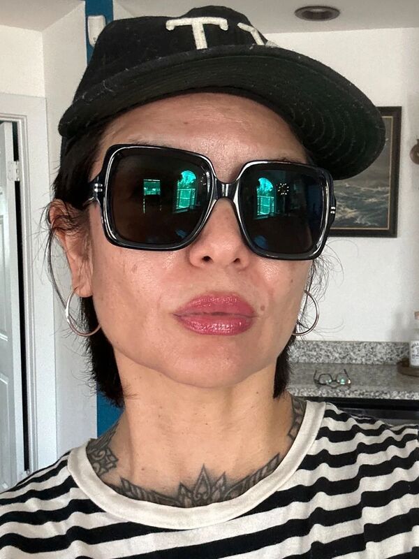 Customer review of 1528 by Christina B.