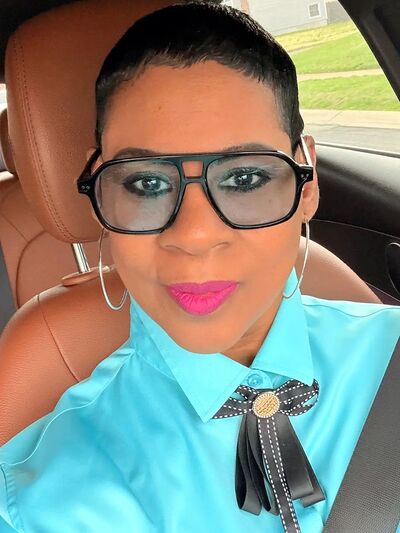 Customer review of Kingston by Rochelle S.