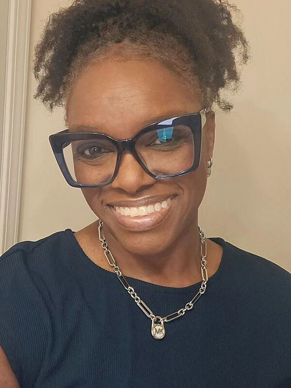 Customer review of Hagen by Marcee G.