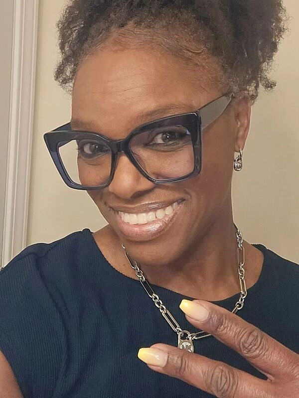 Customer review of Hagen by Marcee G.