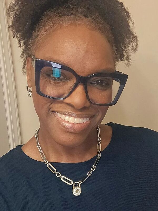 Customer review of Hagen by Marcee G.