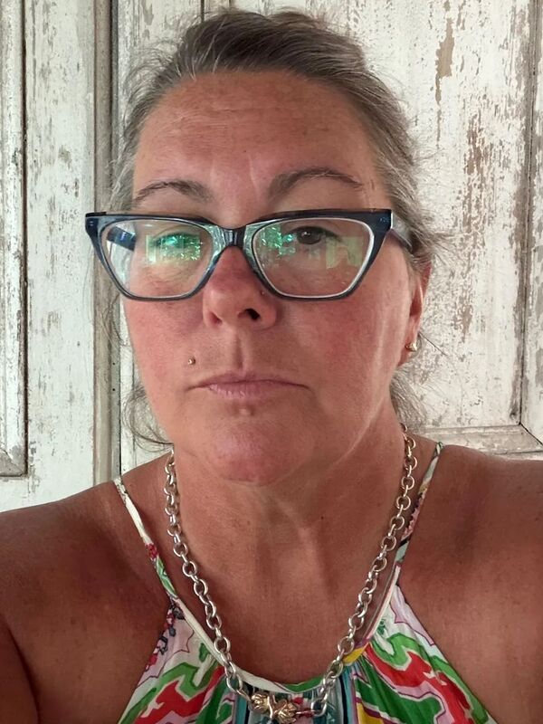 Customer review of Discolor by Michelle E.