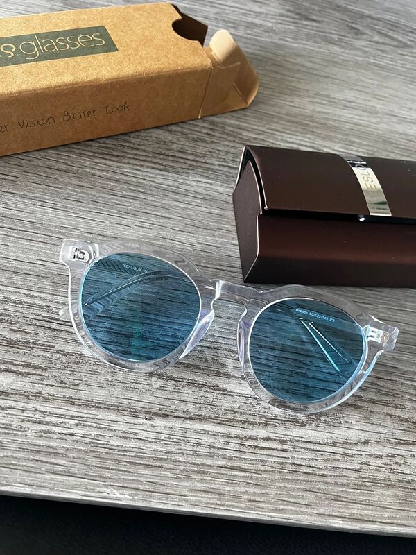 Customer review of Brando by Safmir O.